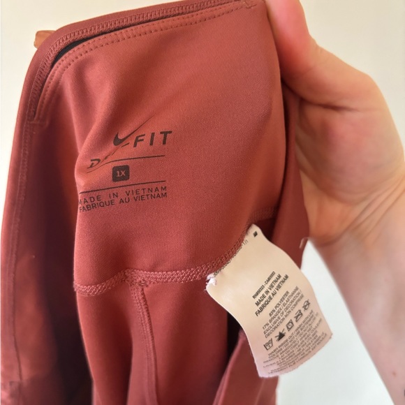 Nike Terracotta Dri-Fit High Rise Leggings Size 1X - Picture 6 of 10